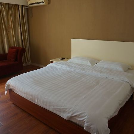 Madras Hotel Guangzhou Exteriör bild