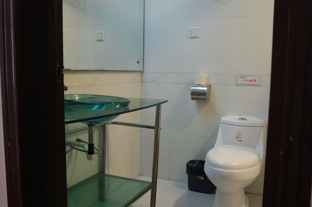 Madras Hotel Guangzhou Exteriör bild