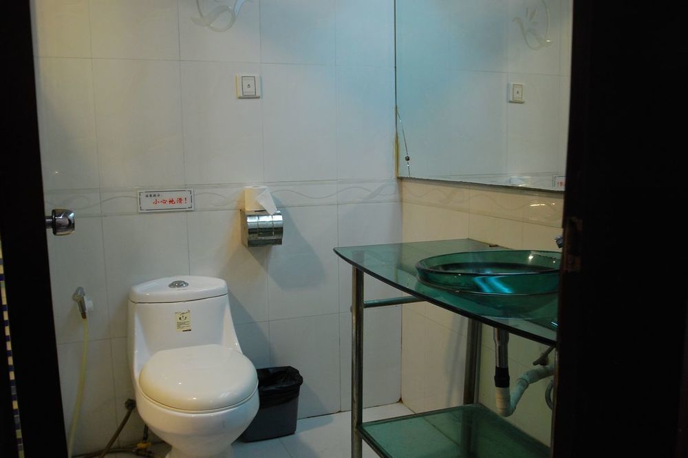 Madras Hotel Guangzhou Exteriör bild