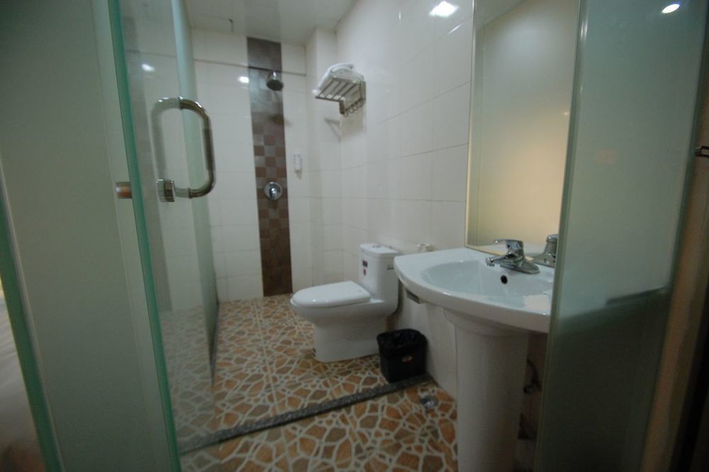 Madras Hotel Guangzhou Exteriör bild