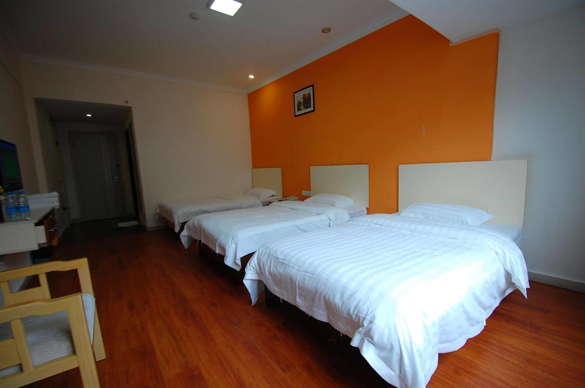 Madras Hotel Guangzhou Exteriör bild